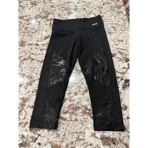 New VS Pink Ultimate capri's  Black-XS